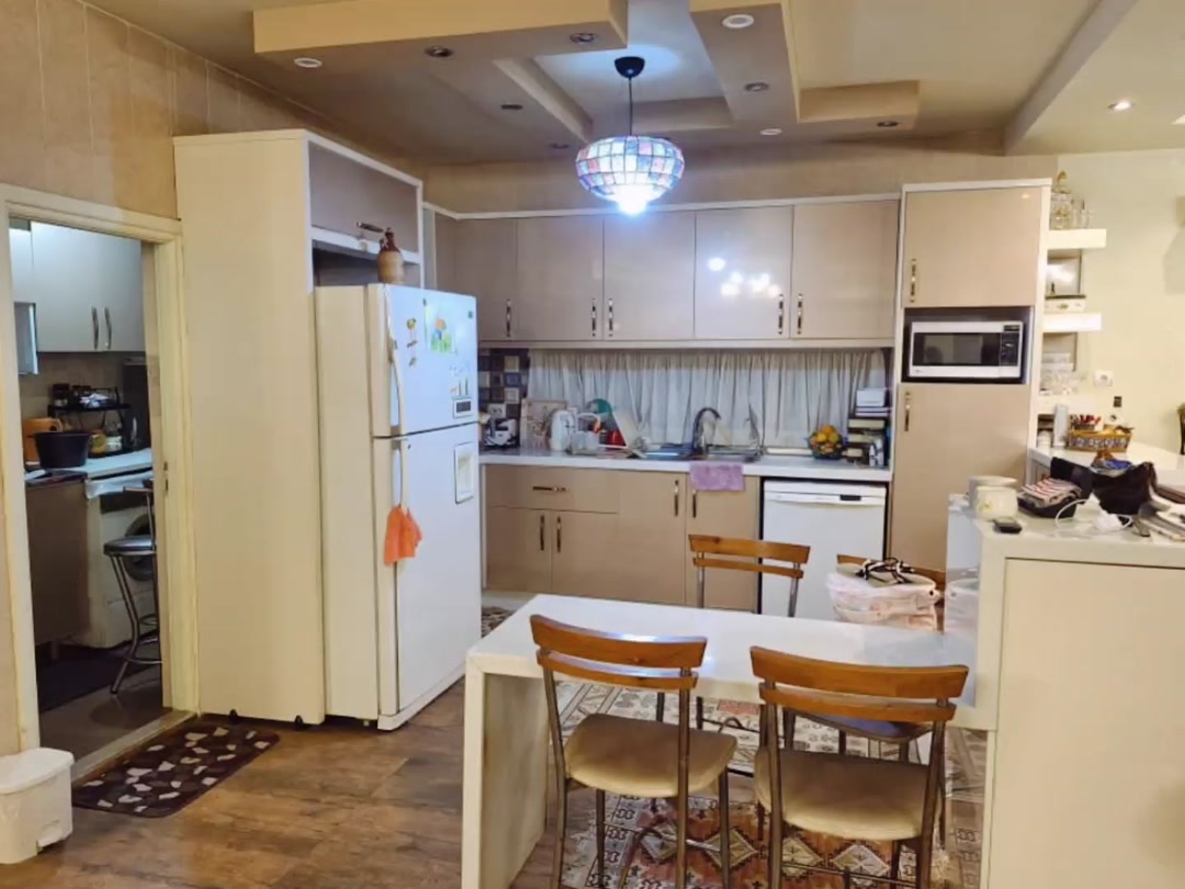 ویلا 400مترزمین 220متربنا ضلع جنوبی چندقدمی دریا