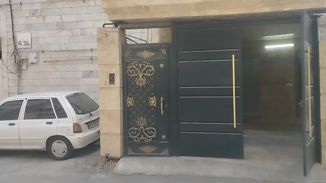 منزل نیمه دربستی در خیابان بازار نوسازی شده
