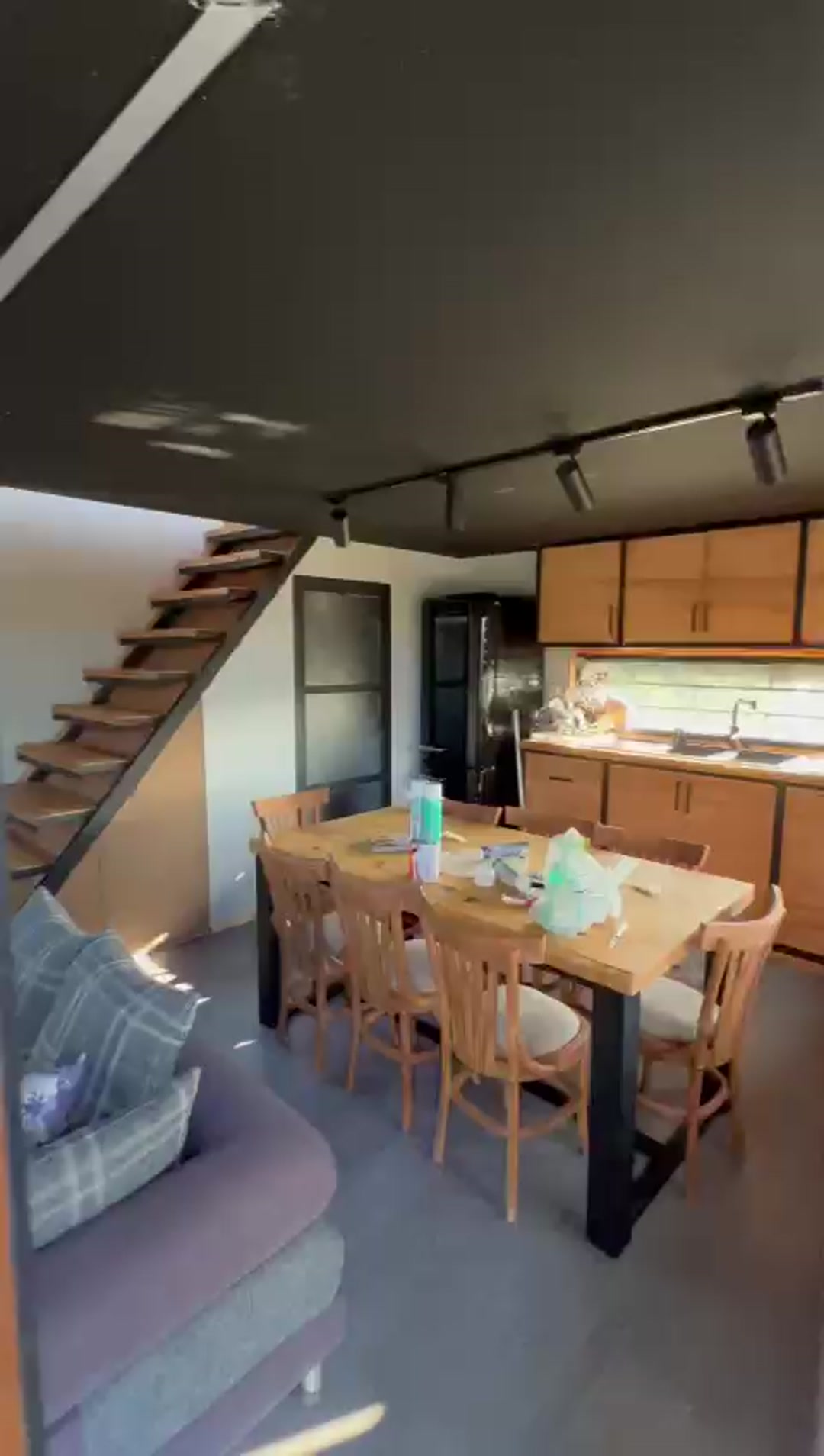 فروش ویلا کلبه سوییسی 400 متر در جاده فرح آباد در شیپور