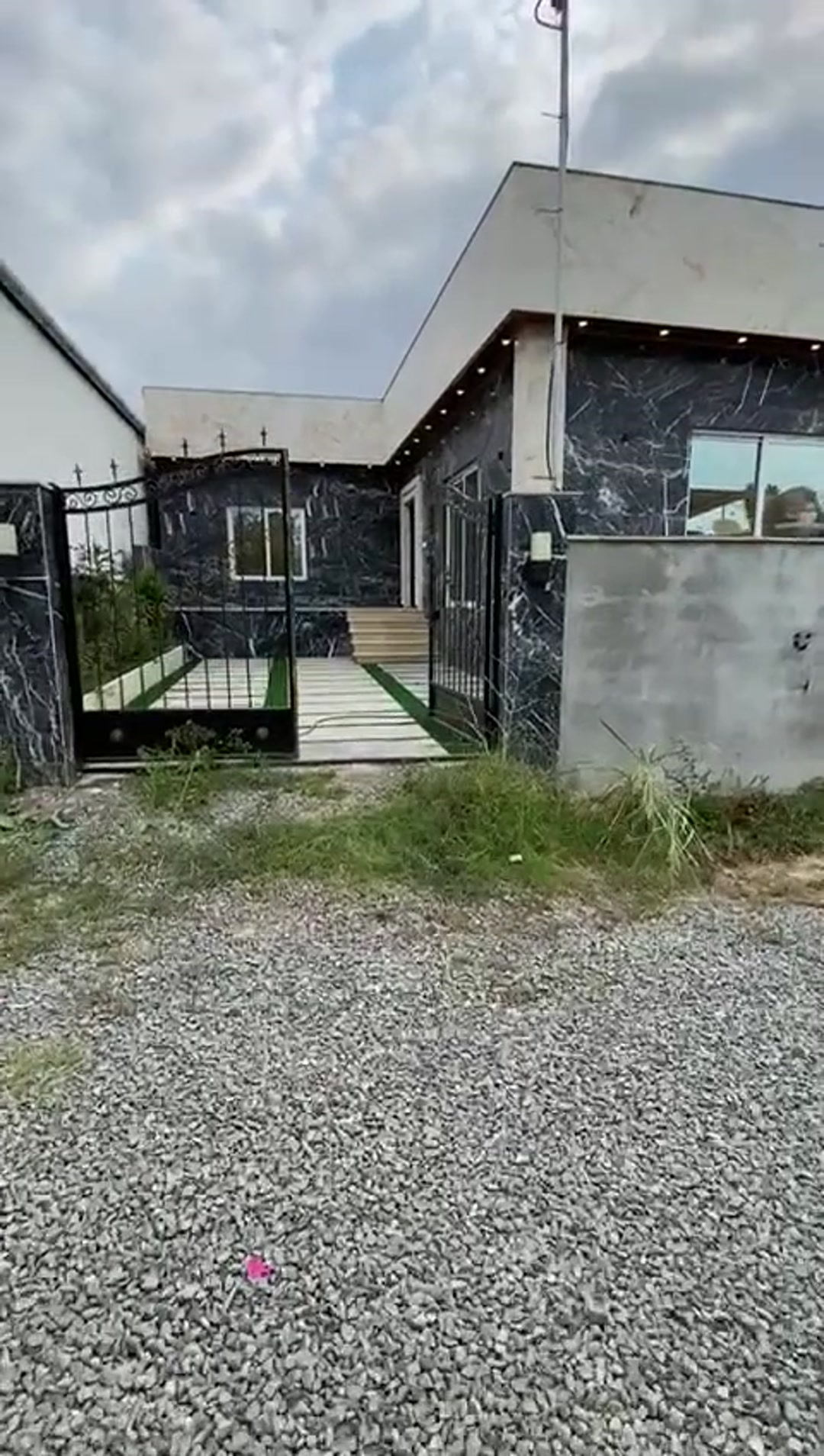 ویلا مدرن شیک 150مترزمین 80متربنادوخواب 4200تمن