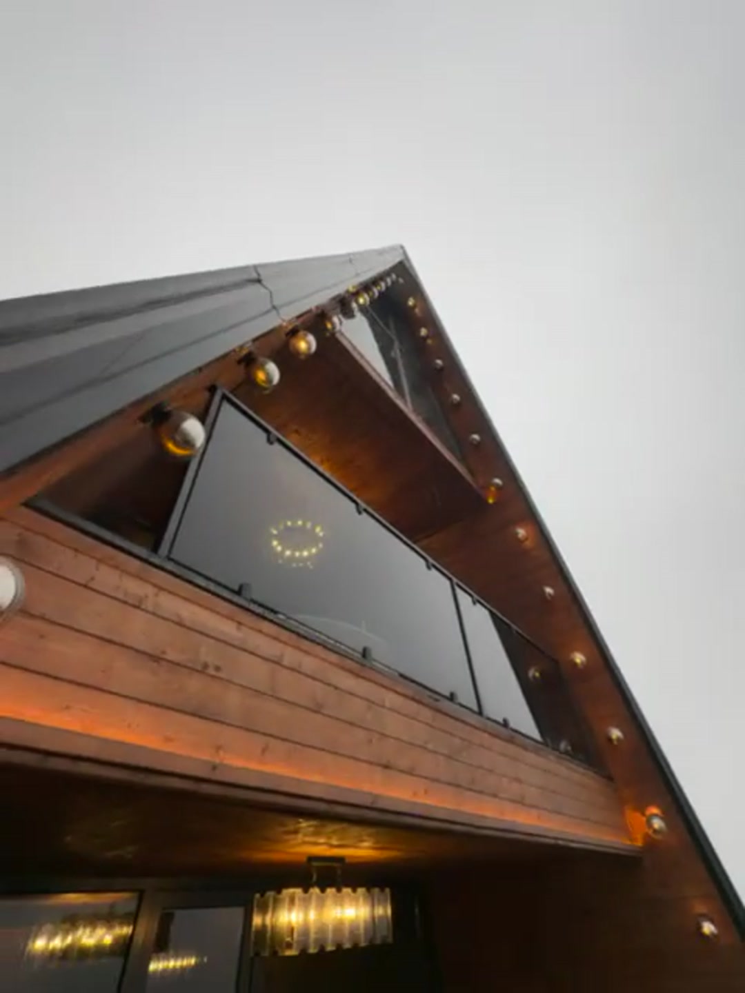 اجاره کلبه جنگلی جکوزی دار بام لفور در شیپور