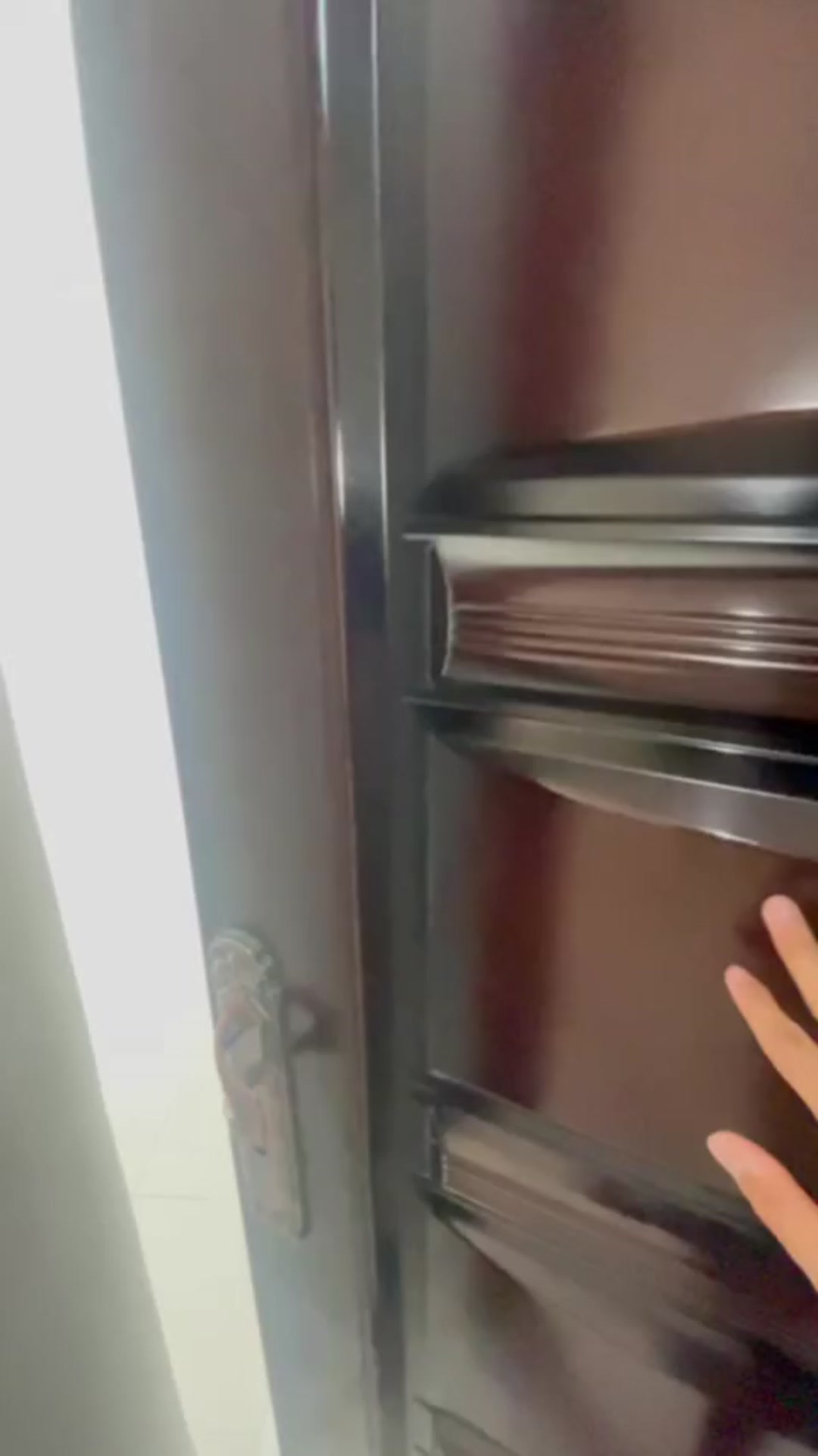 کلید نخورده/ خوش نقشه / بام مهستان/ آسانسور پارکینگ در شیپور