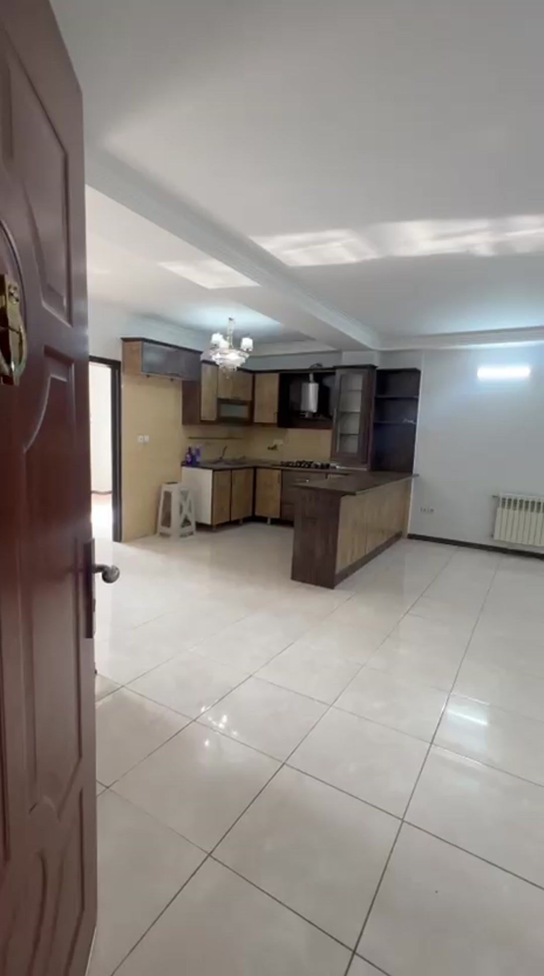 واحدشیک تمیز تاپلوکیشن ولیعصر 90متری دوخواب در شیپور