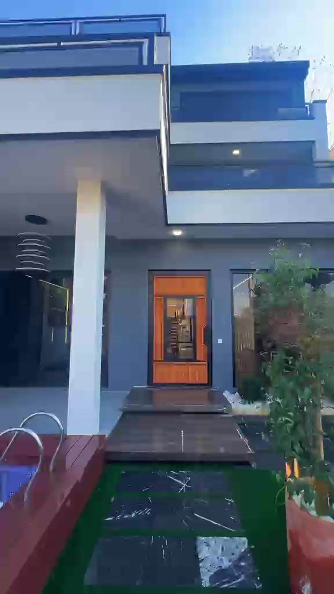فروش ویلا تریبلکس با استخر و جکوزی خط 1 جنگل
