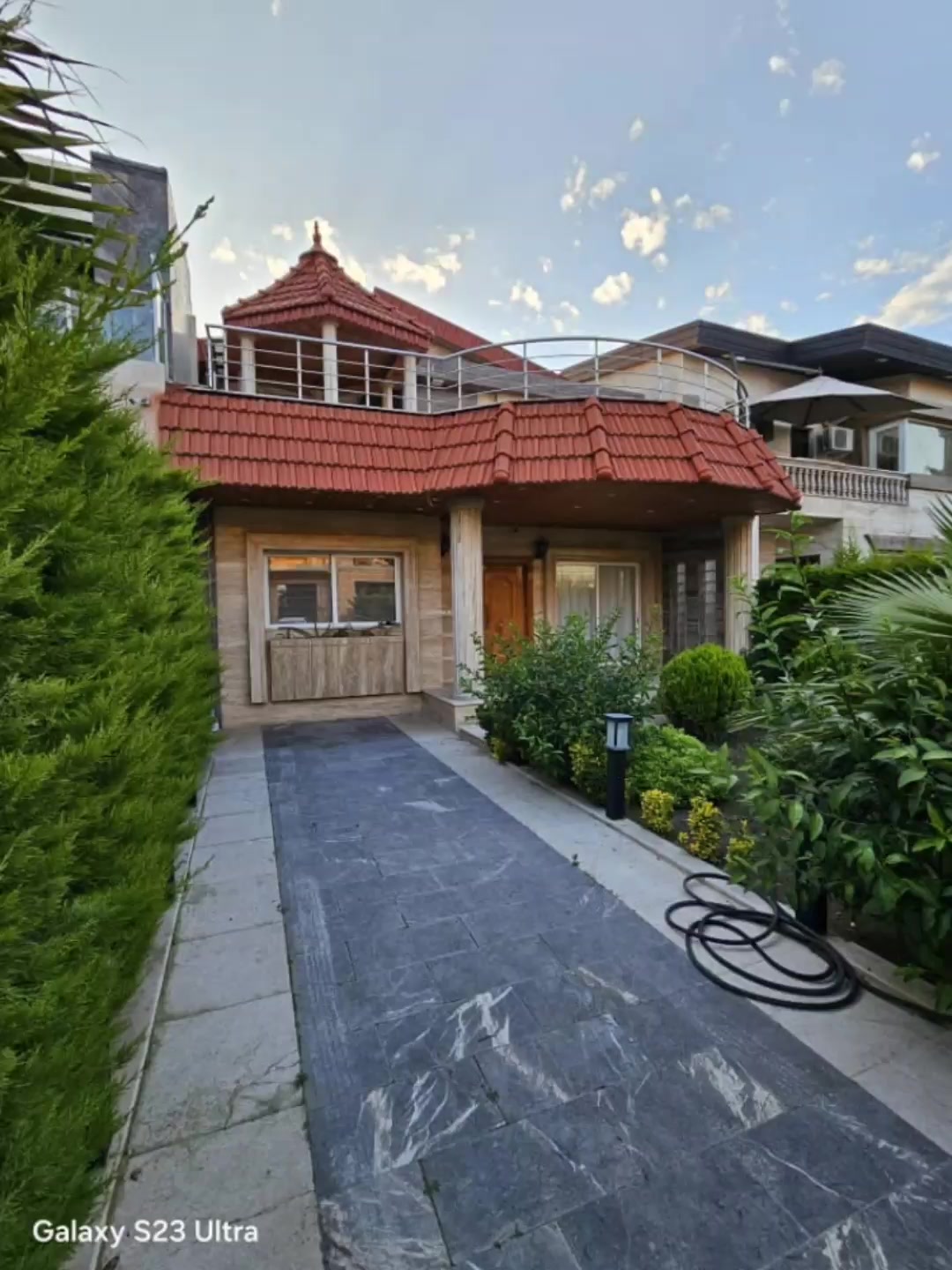 ویلا نوساز دوبلکس شیک 280متربنا 3خاب 200مترزمین سرخرود