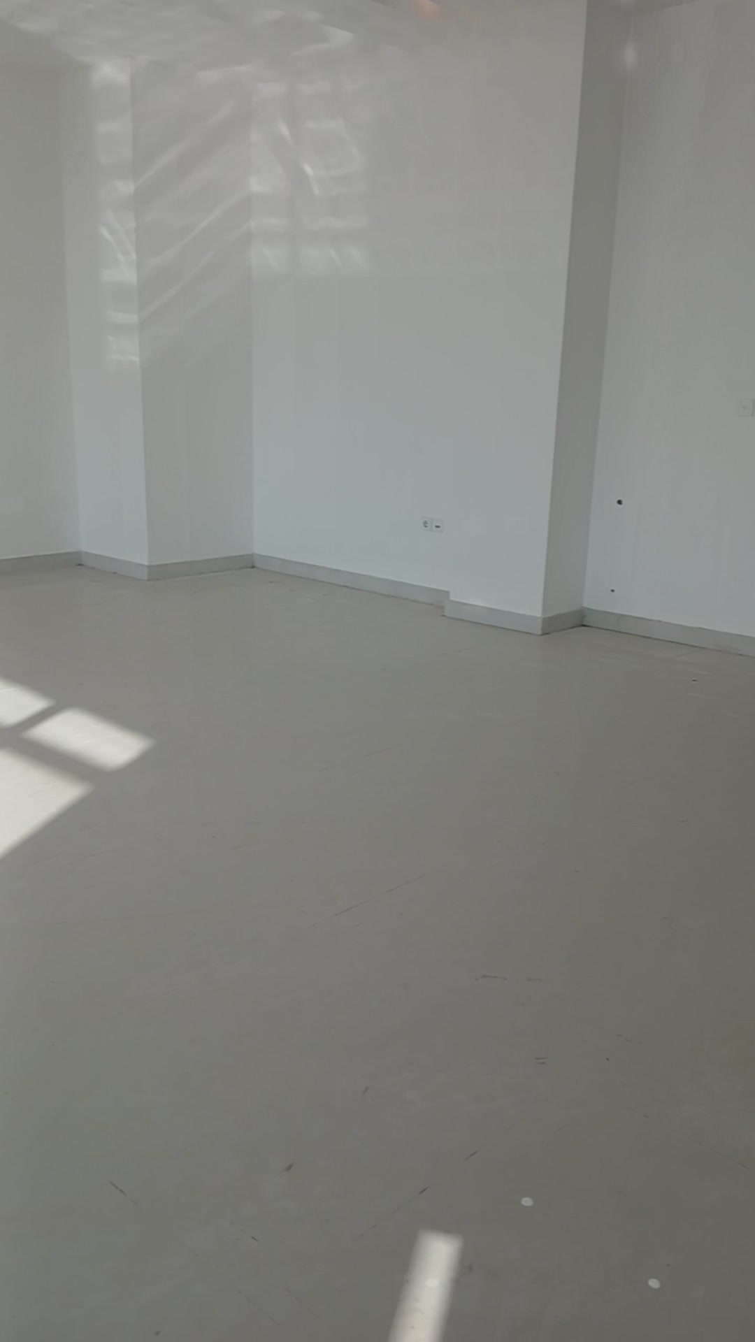 اجاره واحدتجاری 180 مترطبقه اول ساری کمربندی شرقی براصلی