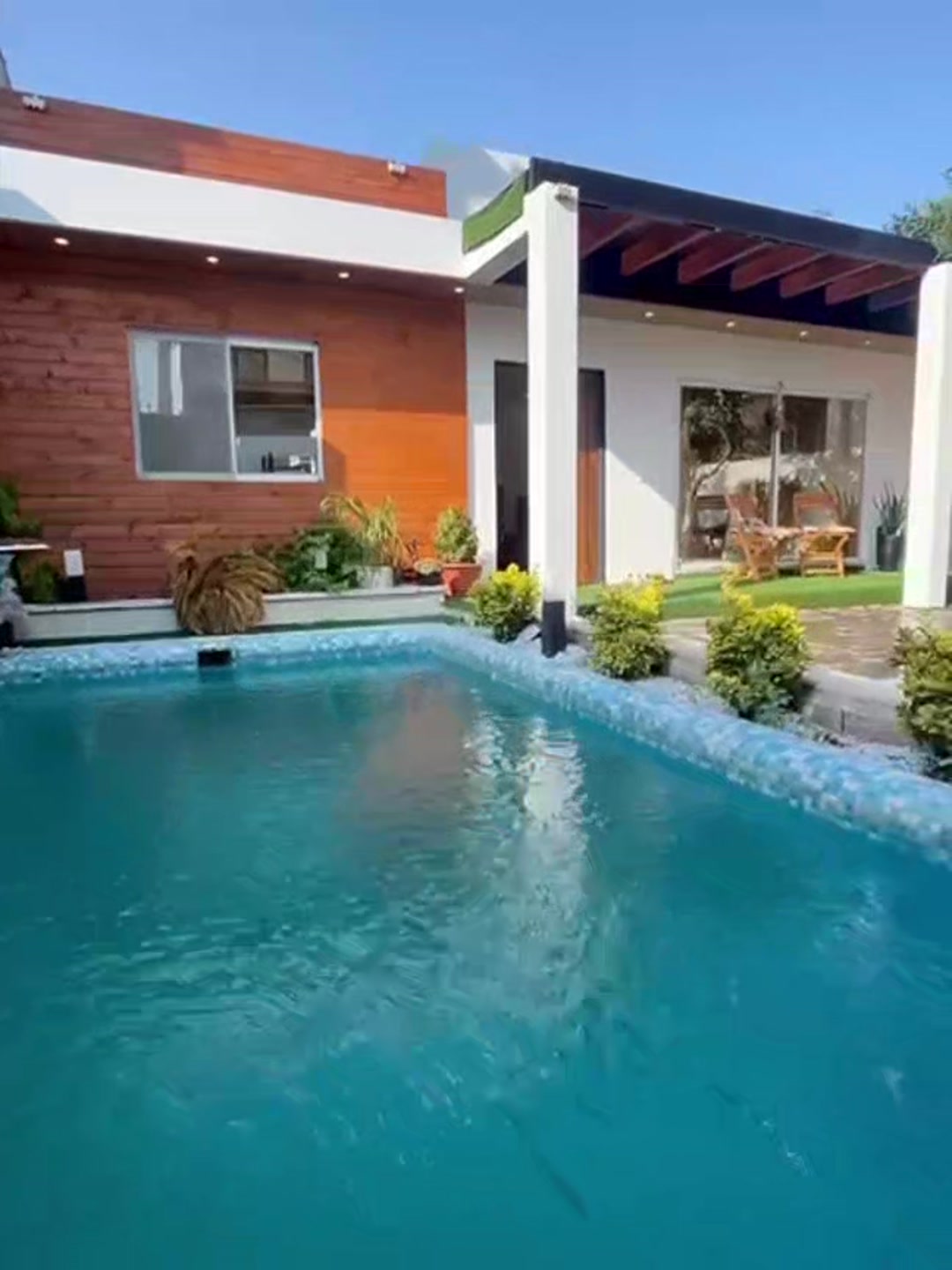 فروش ویلا با سند تک برگ نزدیک به شهر در شیپور