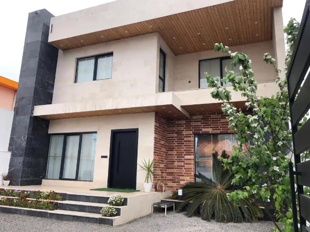 ویلا مدرن 200متربنا 190مترزمین دوبلکس استخردار چندقدمی دریا