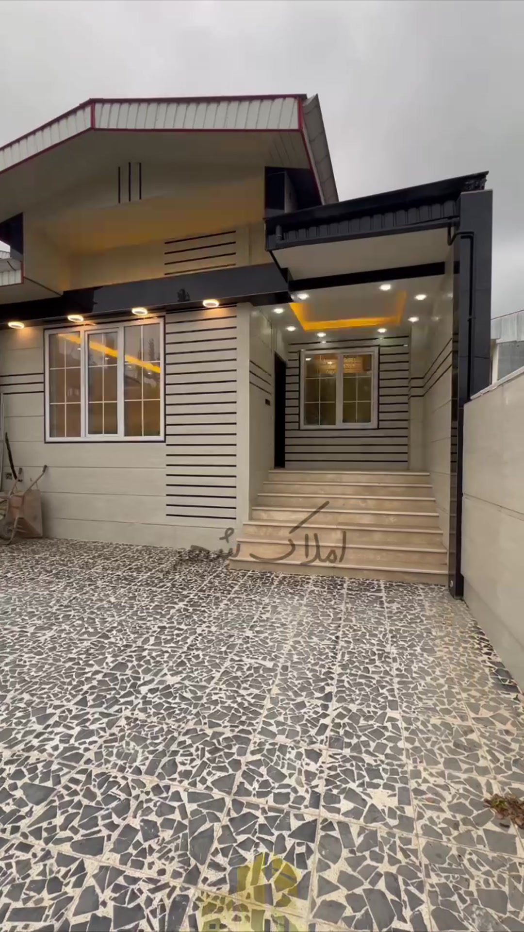 فروش ویلا 196 متر در مرکز شهر کومله در شیپور