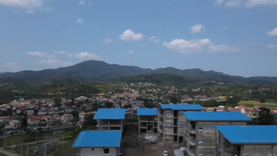 آپارتمان 220 متر شیک وخاص شهرکی درشهراطاقور