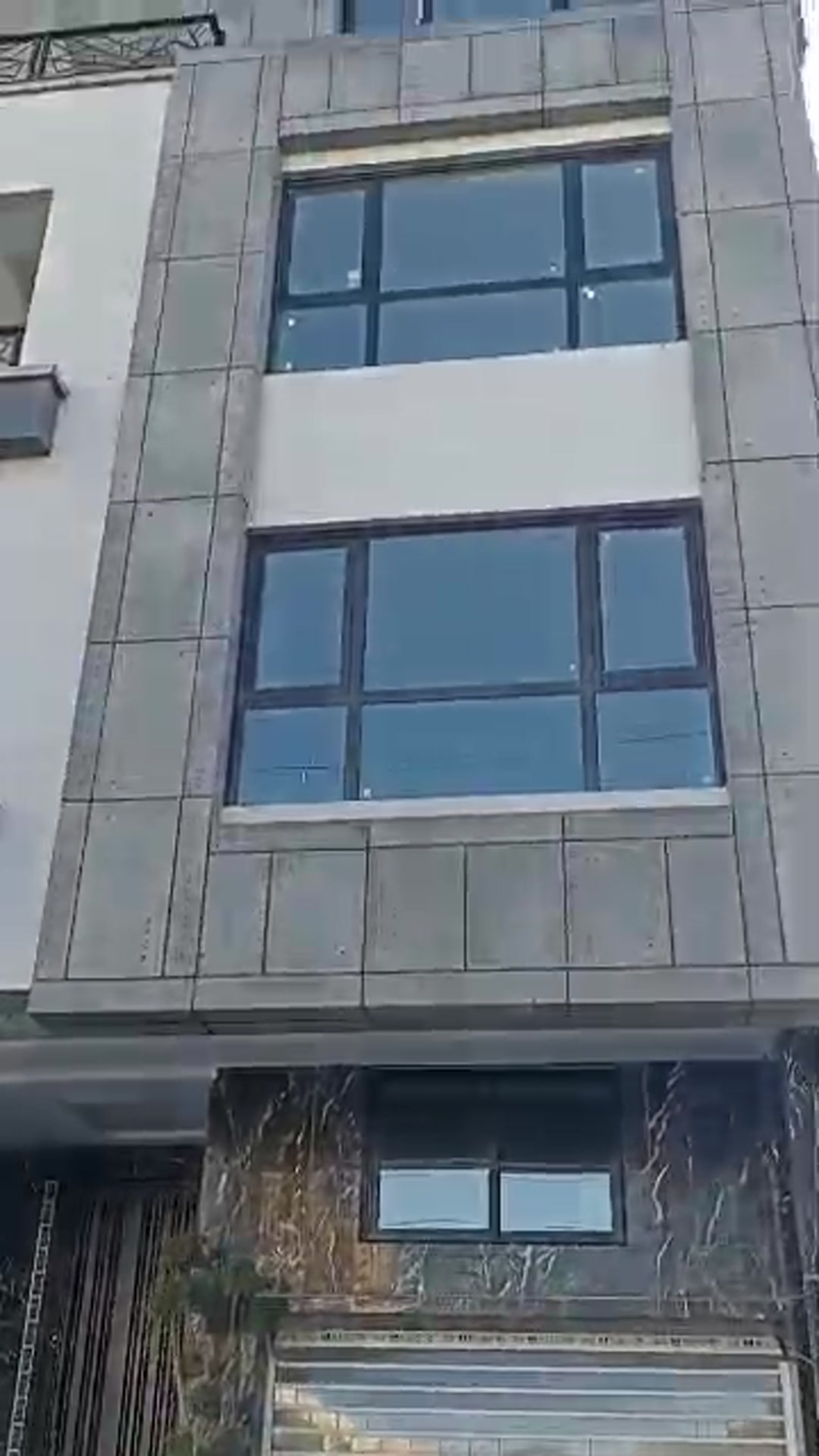 فروش آپارتمان فول لاکچری 195 متر در خط دریا سرخرود در شیپور