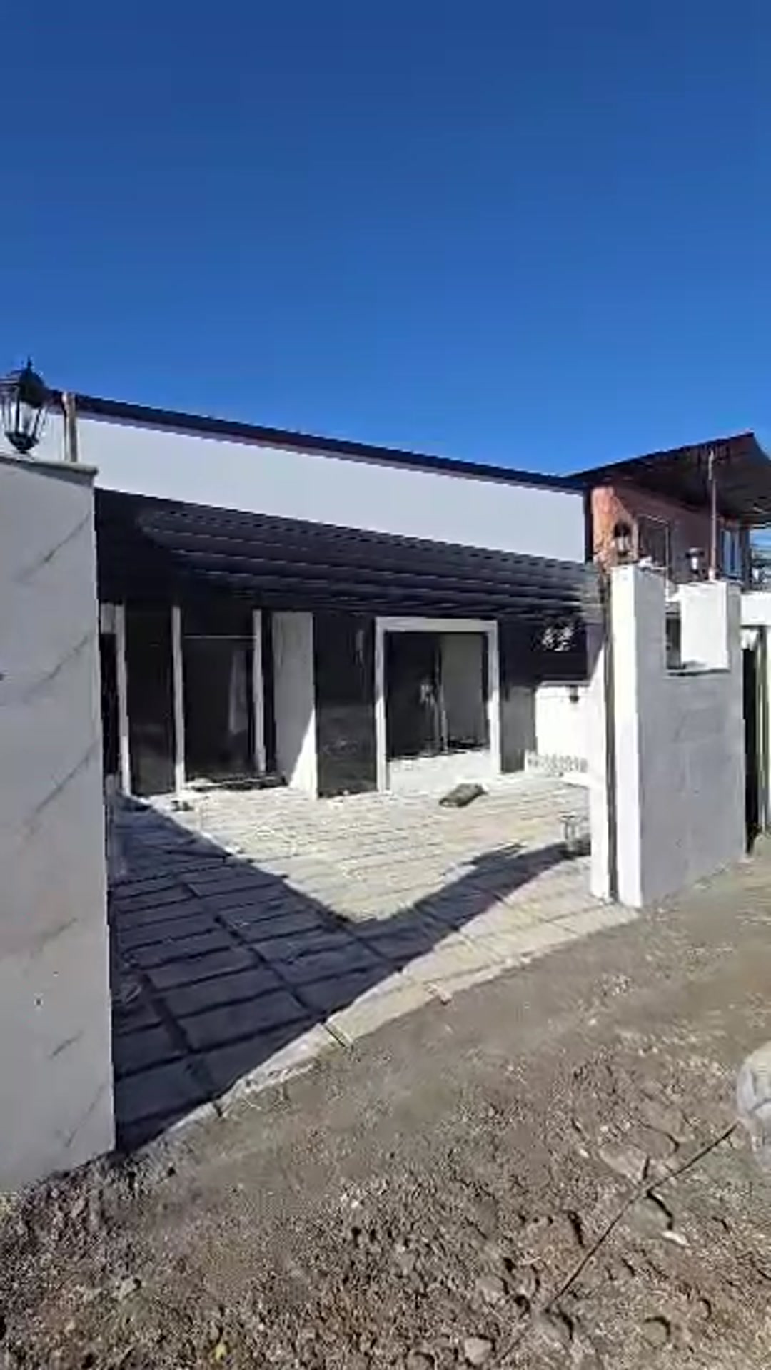 فروش ویلا 180 متر زمین 100متربنا در بابلکنار