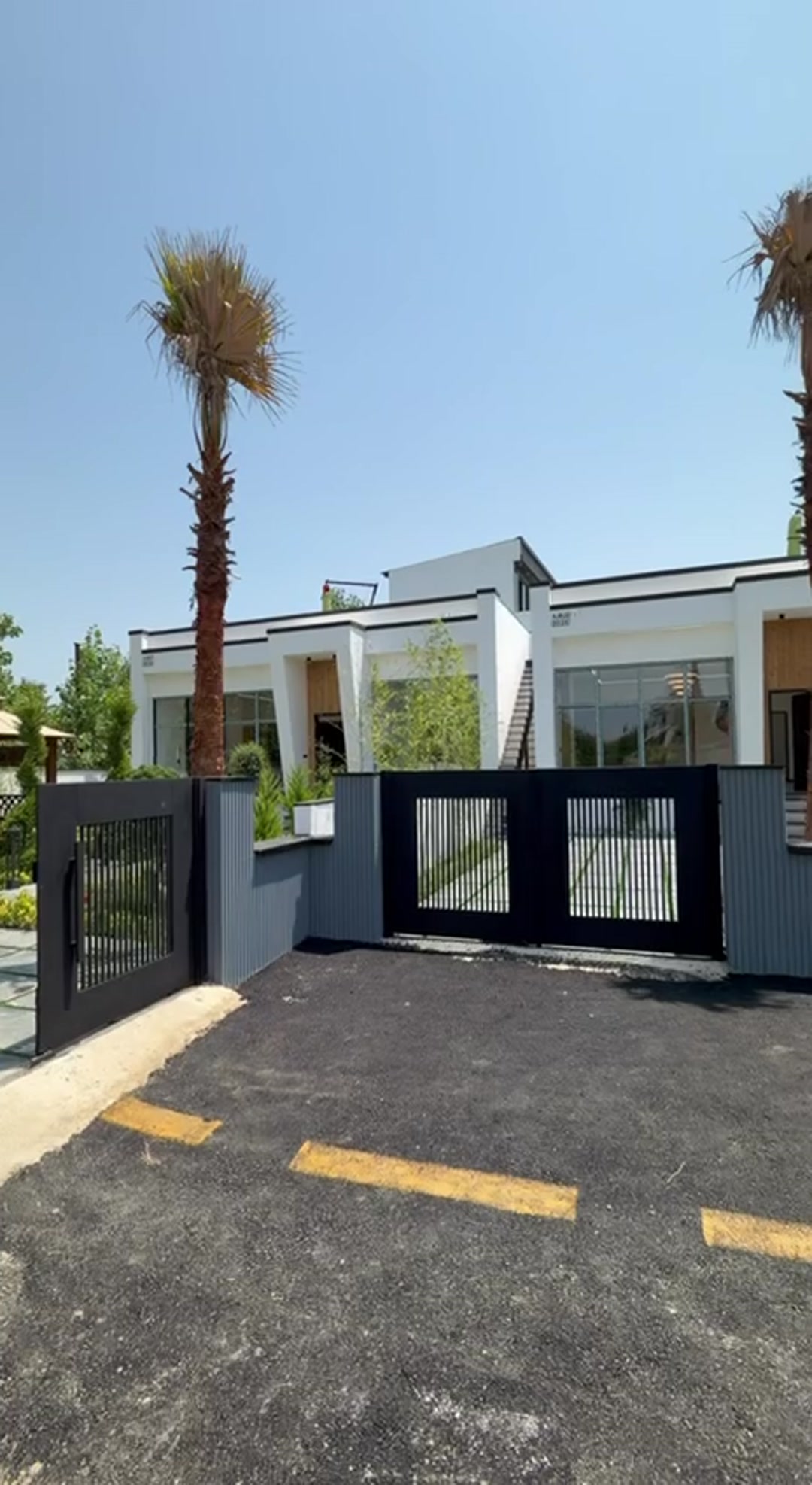 فلت سنددار با روفگاردن 220متر شهرکی در نعمت آباد