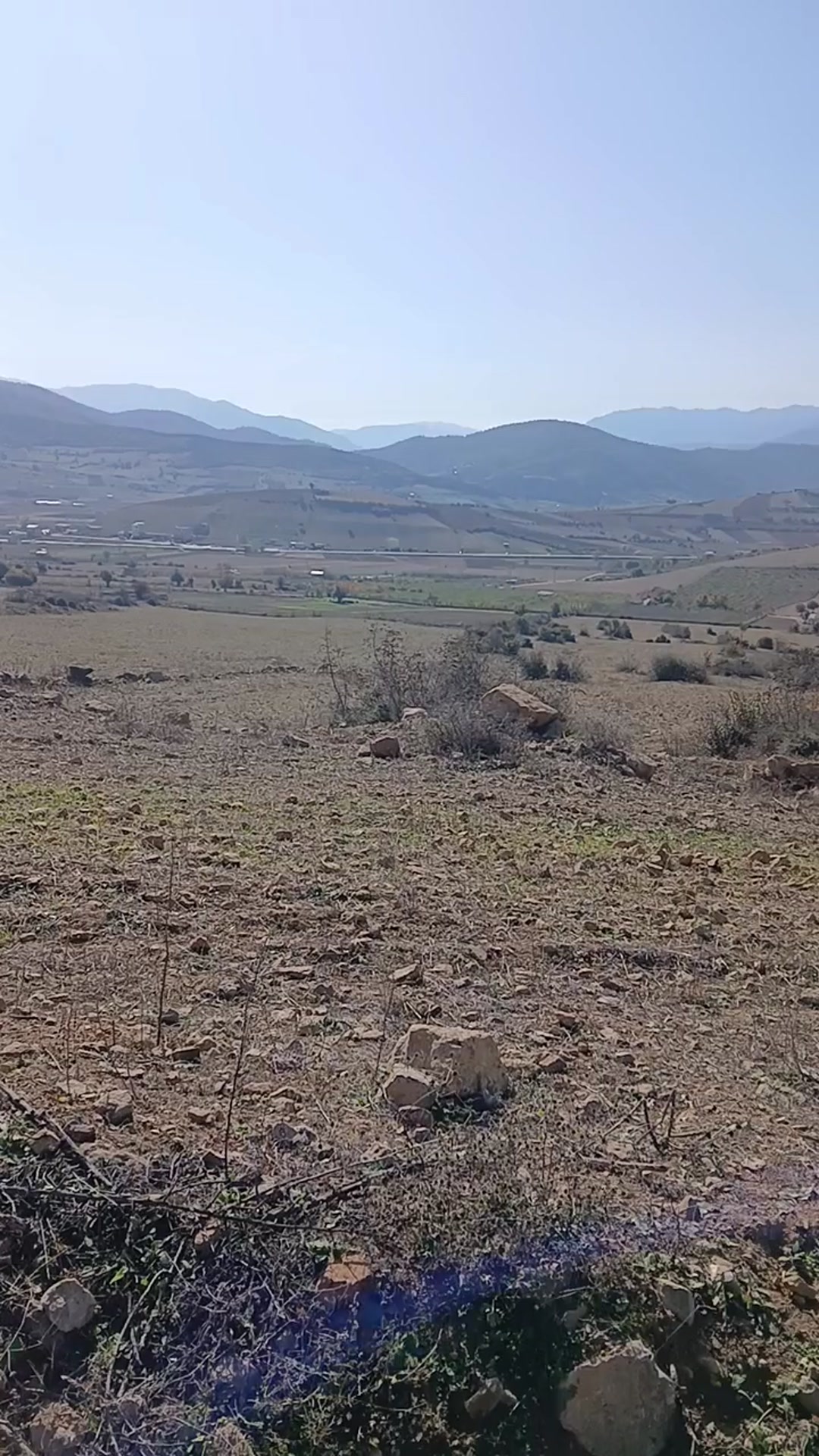 فروش زمین 15000مترمسیرکیاسرنزدیک کنیم صحراروستای وری