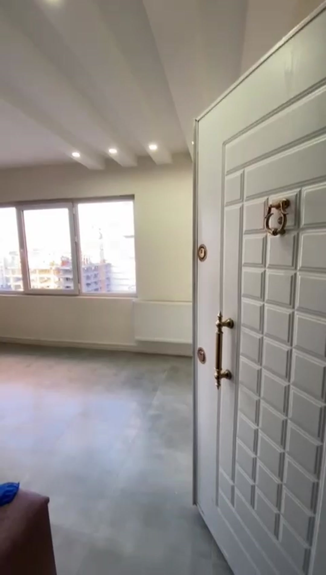 فروش واحد متراژ بالا طبقه آخر سه خواب مستر218 متر در شیپور