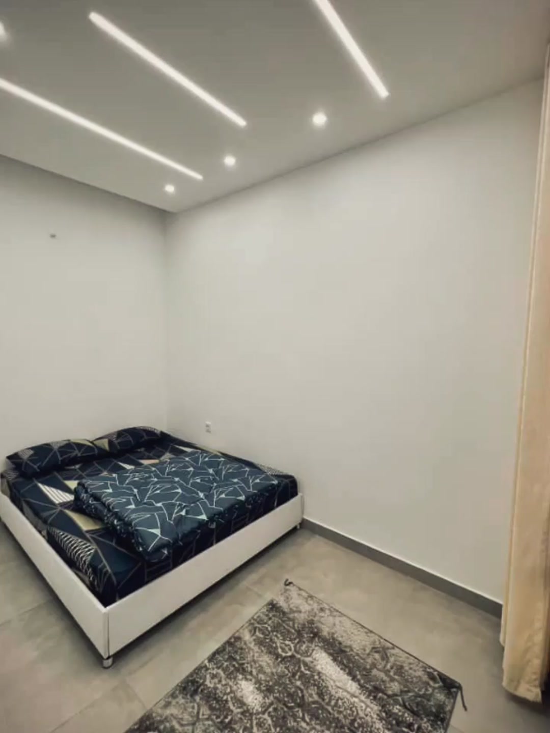 ویلا نوساز استخر 150مترزمین 80متربنادوخواب 80مترروف