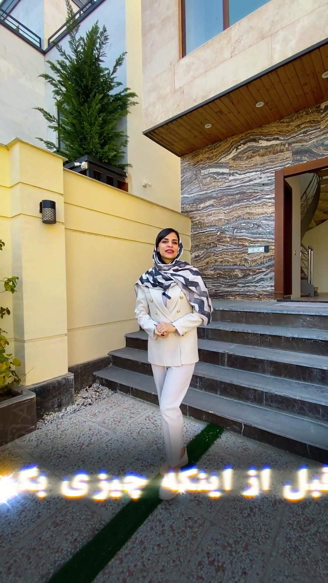 ویلا استخردار با بهترین متریال در ساحل 305متر در شیپور