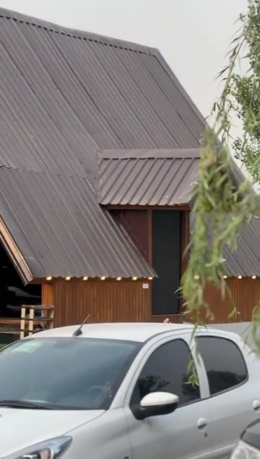 زمین سرمایه گذاری و ساخت کلبه سوئیسی