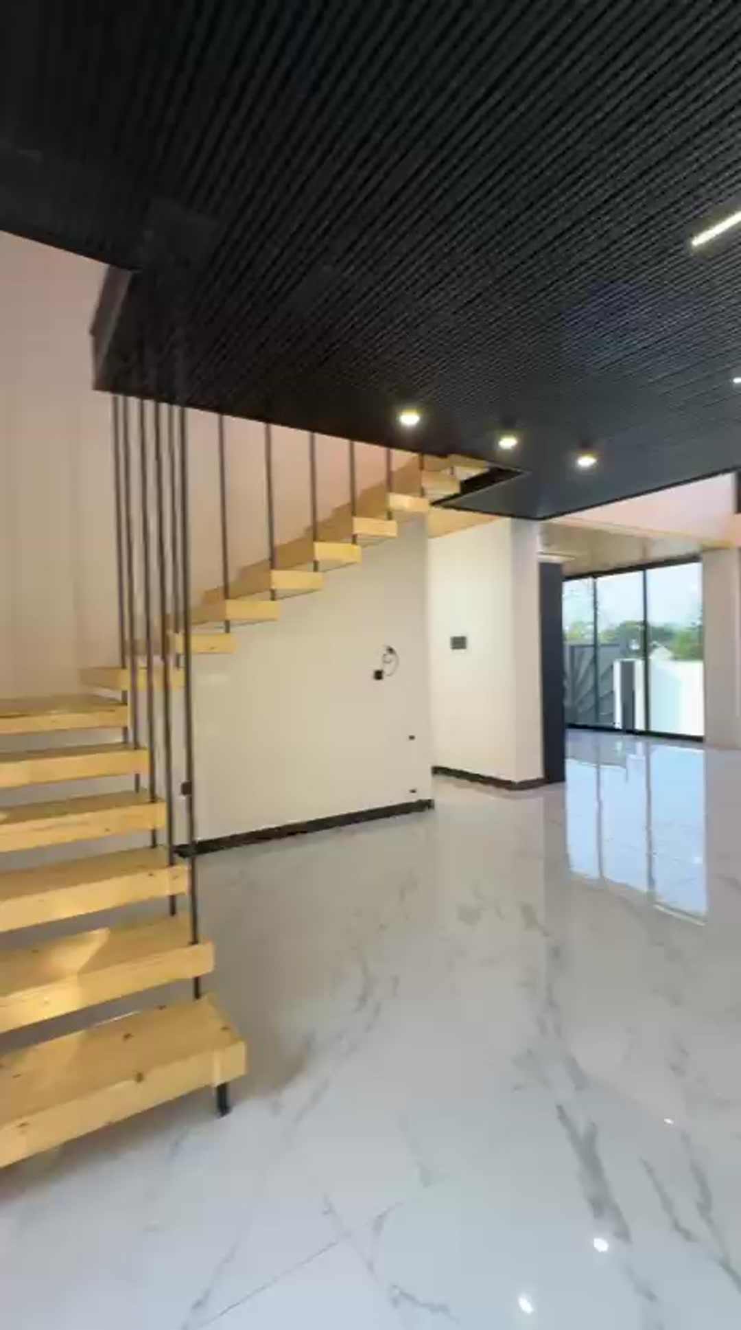 فروش ویلای نوساز استخر دار باغ نظر در شیپور