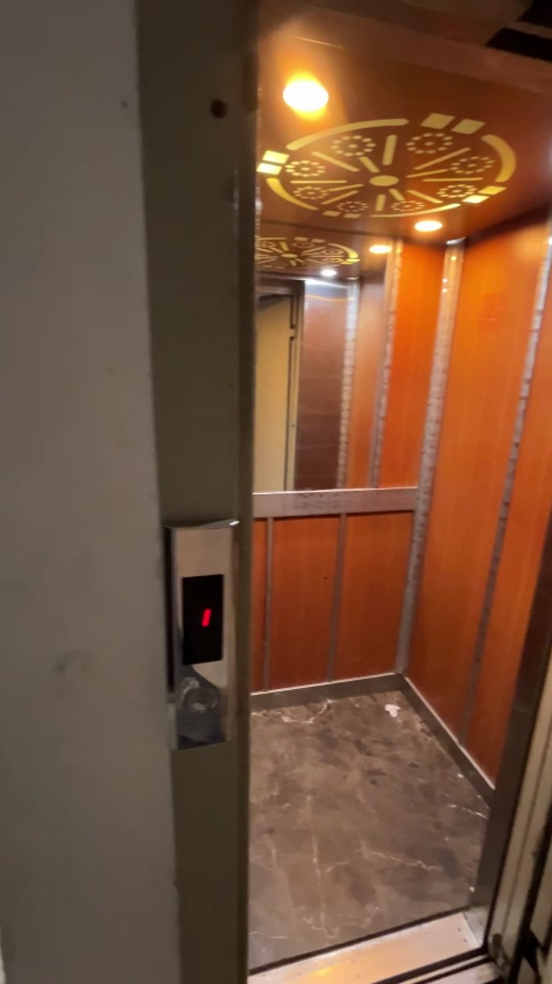 اجاره واحد اداری/80 متر/شیک/خیابان فرهنگ در شیپور