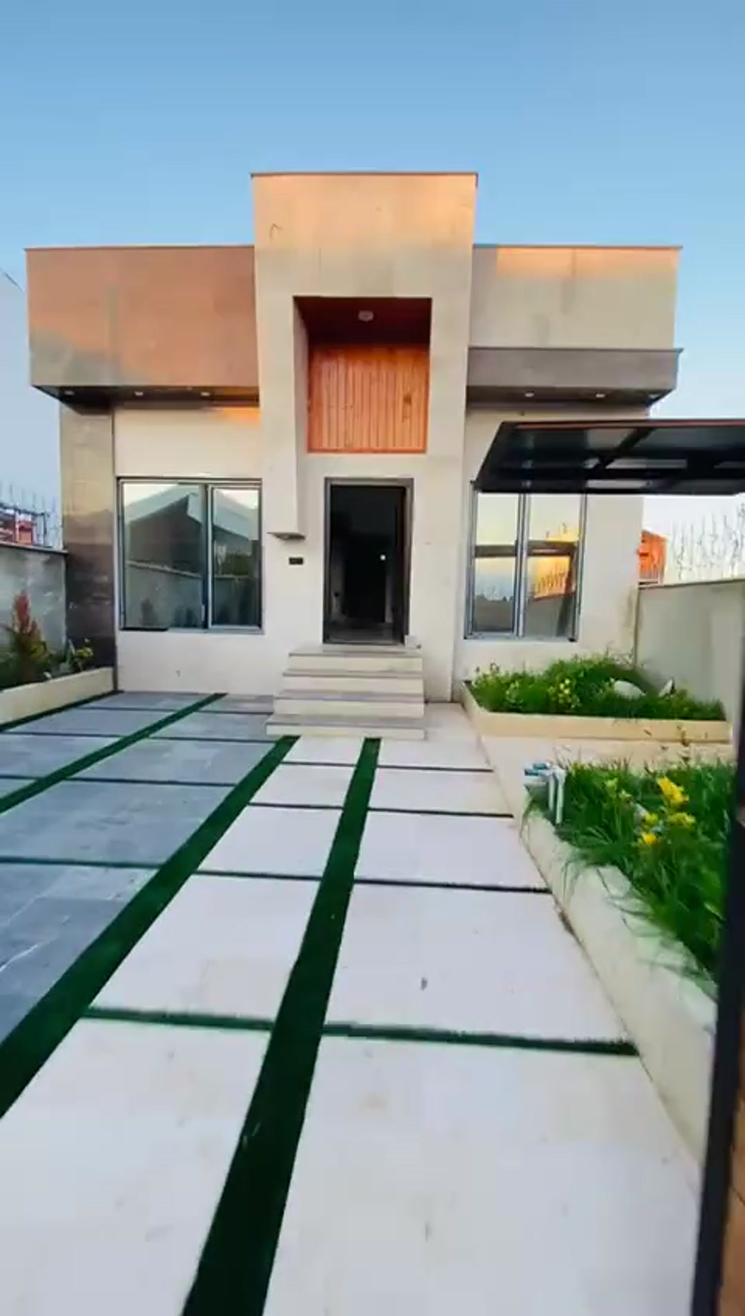 ویلا نوساز فول 160مترزمین 100متربنا2خواب