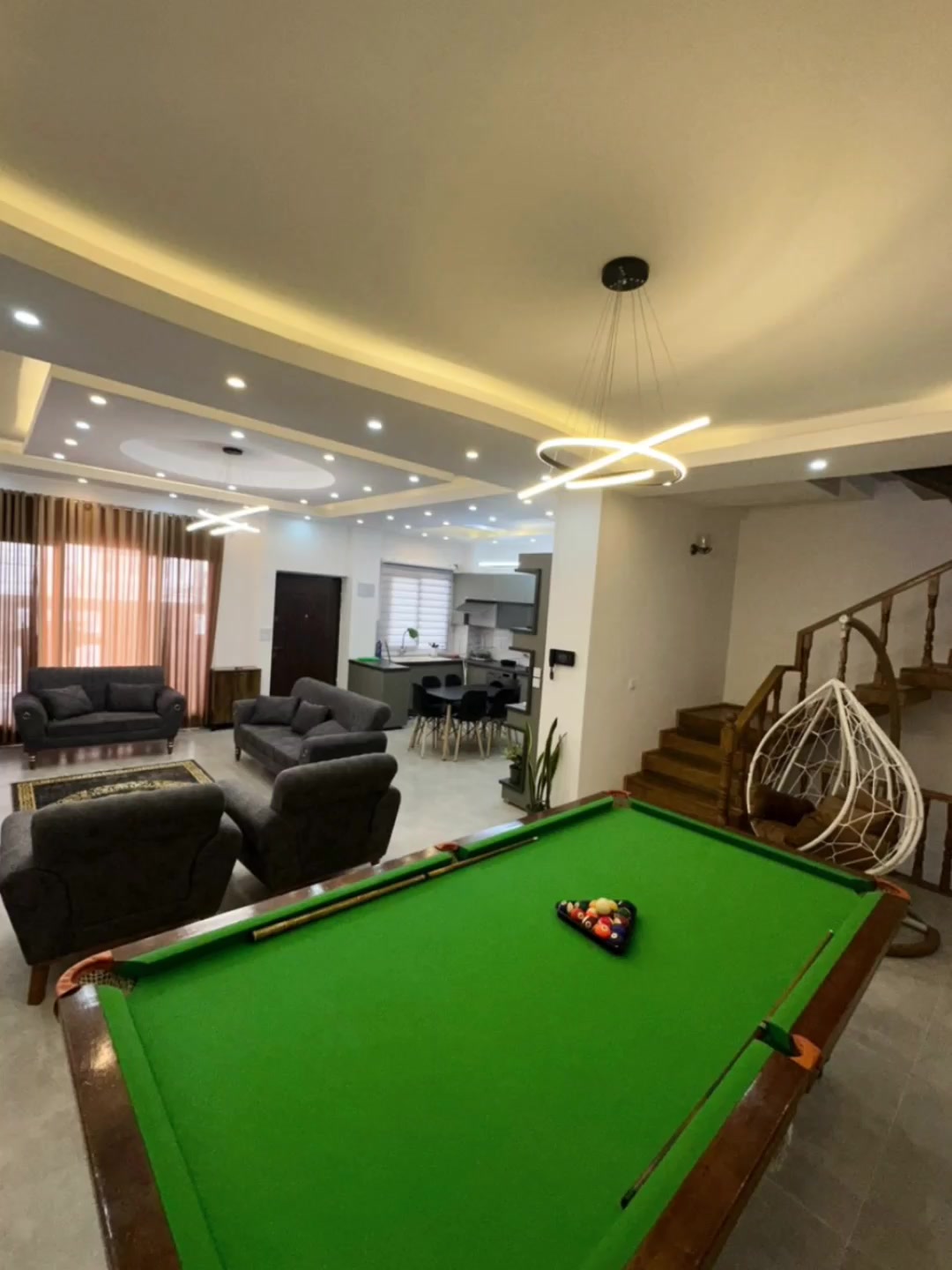 ویلا نوساز استخردار 300متربنا چندقدمی دریا سرخرود خط دریا