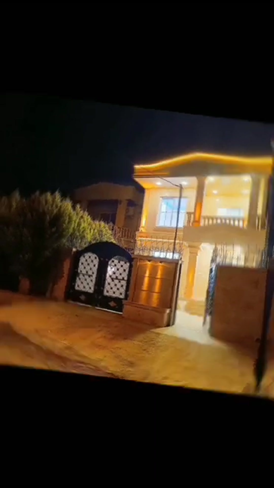 ویلا دوبلکس شیک و کلید نخورده در خ عبدی